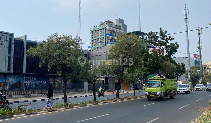 Tanah Komersial di Jl. Lapangan Bola, Kebon Jeruk 2065 m² Dekat Jalan Raya Besar, Cocok Untuk Usaha Jarang Ada