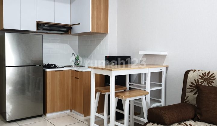  Disewakan Apartemen M Town Tower Ellis lantai 19. Full furnished. 2 KT . 1 KM. View pool 2