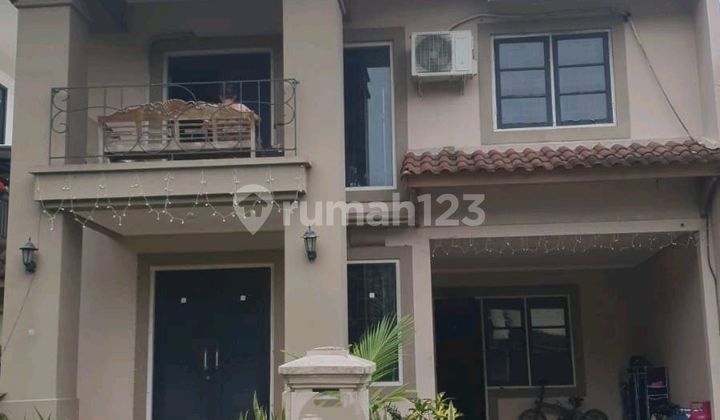 For Sale: Two-Story House in Taman Beverly Golf, Lippo Karawaci. Land Area 200m², Building Area 350m². 4+1 Bedrooms, 2+1 Bathrooms. 2
