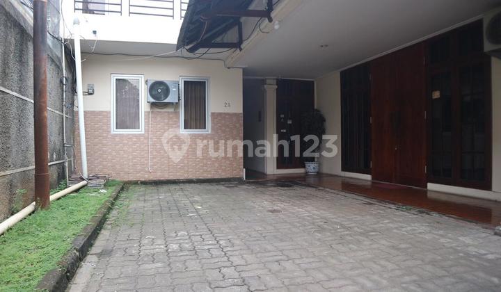 Dijual Rumah Kos di Daerah Kemang Lt 450M², Lb 500M² Terdiri Atas :* Rumah Induk * Paviliun 1* Rumah Kos: - 7 Pintu ( Setiap Kamar Ada Kamar Mandi), 2 Lantai. SHM. Harga 17 M (Nepis) 2