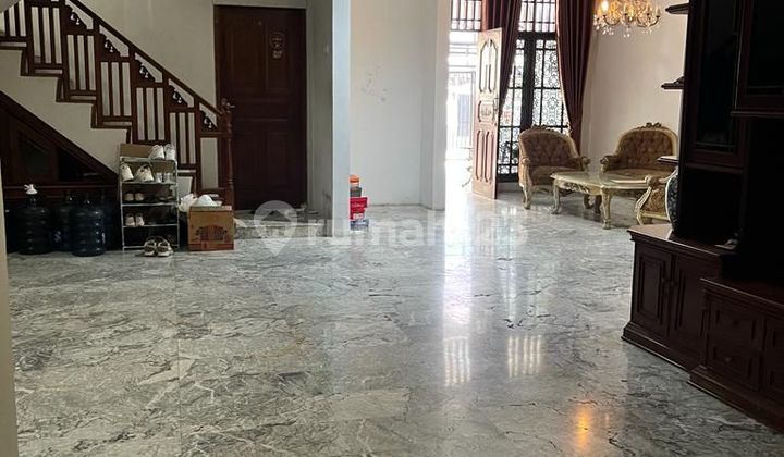 Rumah Kos Di Daerah Green Ville Lt : 320 M2
- Lb : 500 M2
- Kt: 10
- Km : 9
, Hadap : Timur
- Rumah Kos Di Daerah Green Ville Lt : 320 M2
- Lb : 500 M2
- Kt: 10
- Km : 9
, Hadap : Timur
-