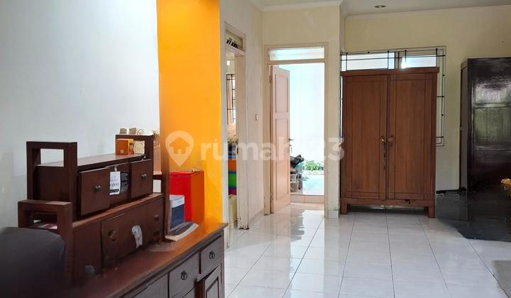 ******** Cepat Rumah Siap Huni Strategis Di Nerada Estate Ciputat. Tangerang Selatan. Harga 1.1 M . Lt : 106m² (6 X 17.6) Lb : 80m². Kt : 2 . Km :1