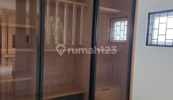 Dijual Rumah Di cluster harmoni Alam Sutera Tangerang Selatan . Lt 240m². Hadap Utara 2