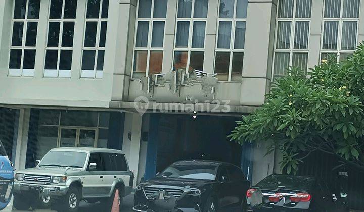 Dijual /disewakan Ruko 2 Lantai Di Jalur Sutera Timur., Alam Sutera Tangerang Selatan. Lokasi Cukup Strategis. Lt 5m² X 15m²