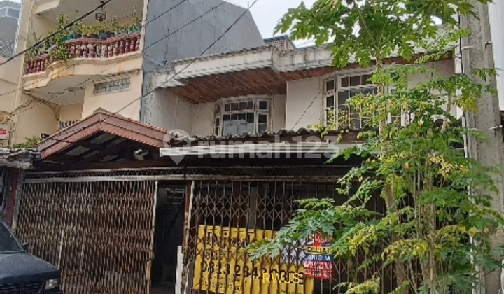 Classic House, Land Calculation in Sunter Agung Barat, North Jakarta. B.u