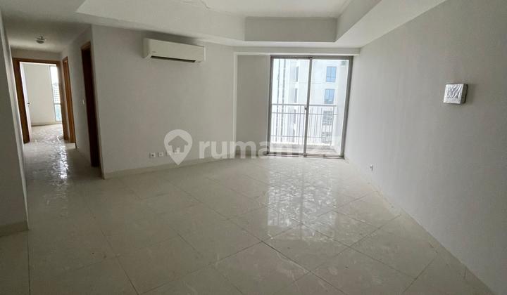 For Sale 2 Units (adjacent) Apartments at The Mansion Golf Kemayoran, Central Jakarta, 2 BR and 1 BR. Size 70m² and 49m². 28th Floor. Facing Monas. (Price for 2 Units) 2