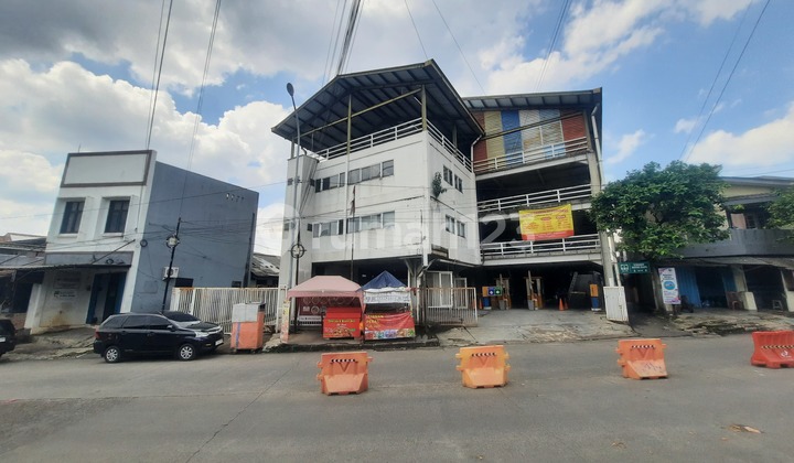 Still Crowded and Operating!! Motorcycle & Car Parking Near St. Depok Baru. There Are 2 Futsal Courts and 4 Offices. Still Crowded and Operating!! Motorcycle & Car Parking Near St. Depok Baru. There Are 2 Futsal Courts and 4 Offices.