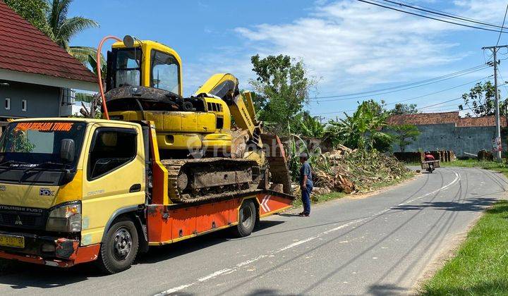 Lokasi Pinggir Jalan Aspal Di Seyegan Sleman Yogyakarta 1