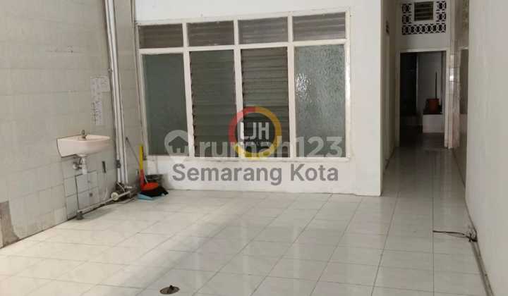 Shop house on Wahid Hasyim Street