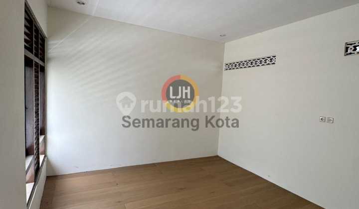 Ruko siap pakai di jalan MT Haryono 2