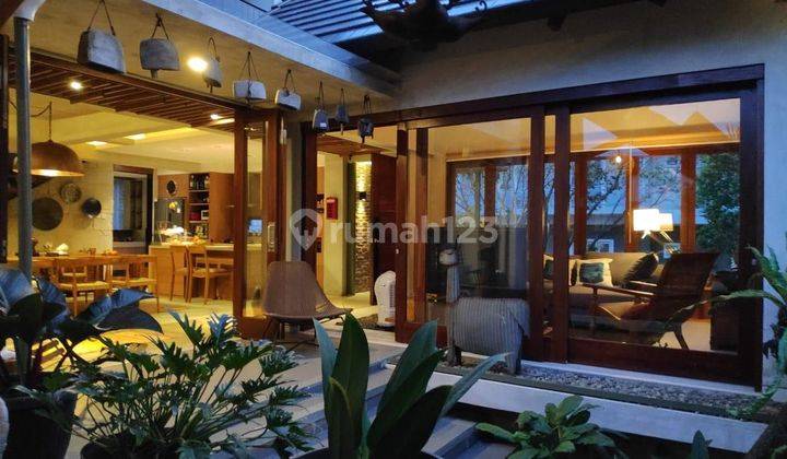 Rumah Bagus 3 Lantai Gaya Villa Strategis, Sutera Harmoni Alam Sutera 1