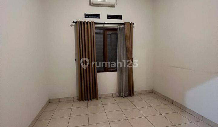 Jual rumah istana mekar wangi  di Jalan mekar hegar II 2