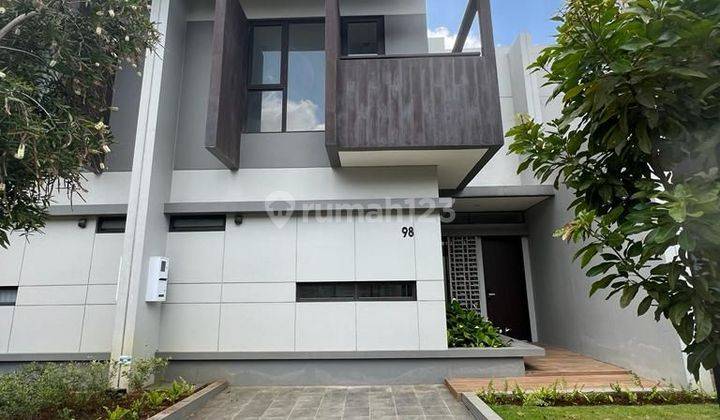 Rumah di Summarecon cluster flora Bandung Jawa Barat 1