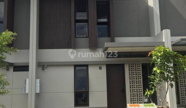 Rumah di Cluster flora Summarecon Bandung Jawa Barat  1