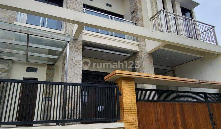 Di jual butuh Rumah 2 lantai full bangunan,Syuhada tlogosari semarang timur 1