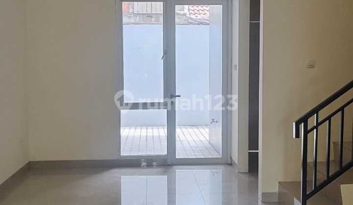 Michelia Paramount Cluster House Completely Renovated - Rt