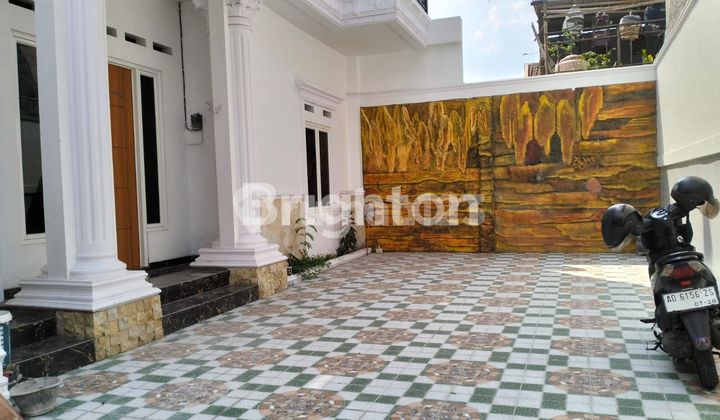 RUMAH MODERN CLASIC KOLAM RENANG MURAH DEKAT MANAHAN RUMAH MODERN CLASIC KOLAM RENANG MURAH DEKAT MANAHAN