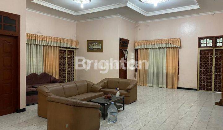 KILAT RUMAH MEWAH STRATEGIS !!! BONUS FURNISHED !!! SIAP PAKAI 2