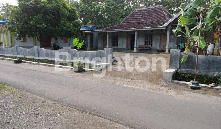 RUMAH JOGLO DENGAN HALAMAN SANGAT LUAS DI NGUTER SUKOHARJO 1