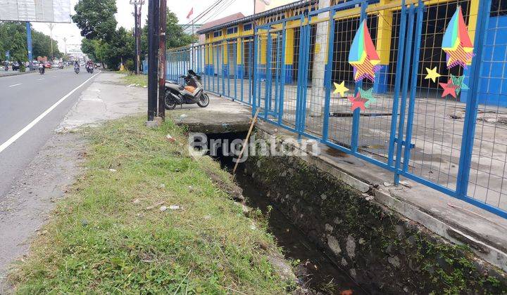 GEDUNG SERBA GUNA/GUDANG SAMPING KAMPUS UMS 1