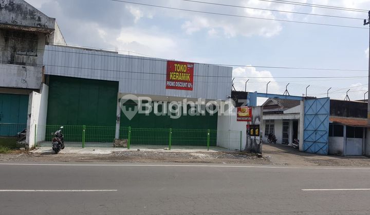 Tanah "Bonus " Gudang dan Rumah di Banyuanyar Tanah "Bonus " Gudang dan Rumah di Banyuanyar