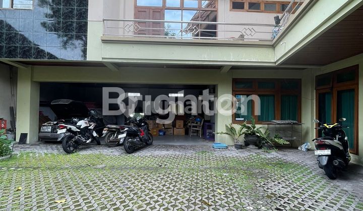 RUMAH MEWAH JUAL CEPAT UNS 2