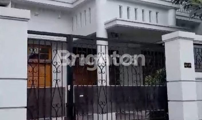 RUMAH MEWAH MODEN SAMPING DPRD SOLO 2