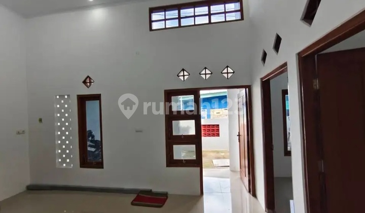 Rumah Baru Minimalis Dekat Ums