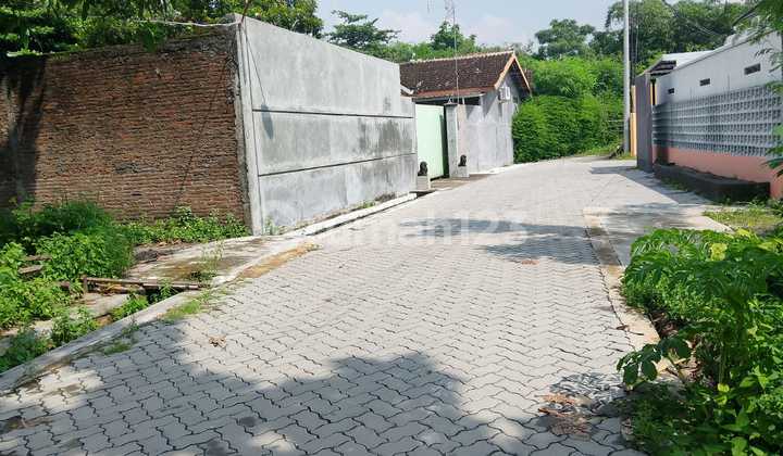 Tanah Kering Zona Kuning Kampus Ums dan Bandara