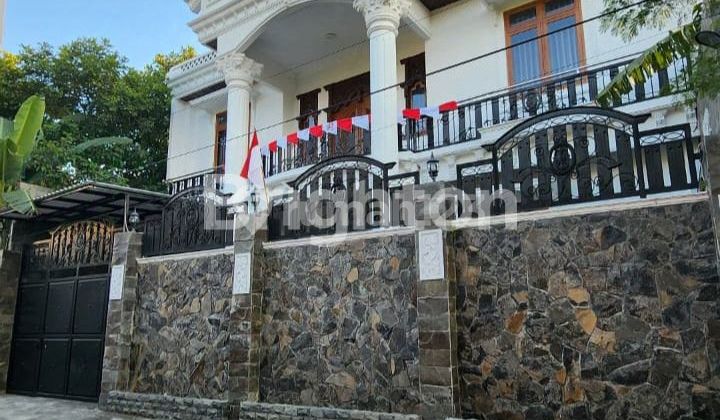 RUMAH MEWAH DI MANAHAN RUMAH MEWAH DI MANAHAN