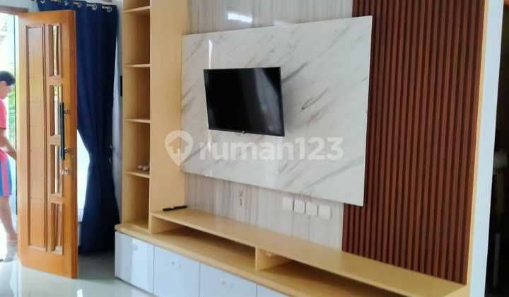 Ready-to-Occupy House Near the Airport