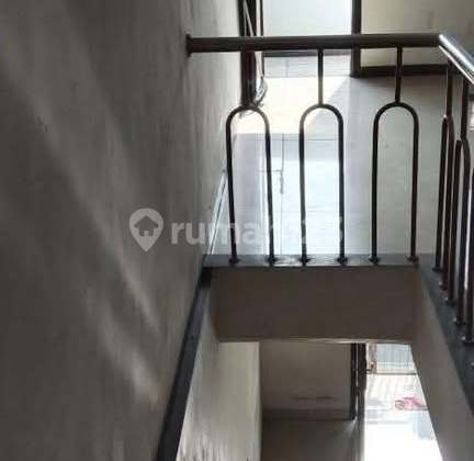 Rumah 2 Lantai Dekat Halte Tol Bandara Surat SHM 2