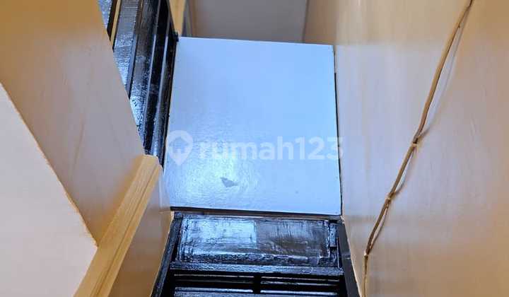 Kos Roxy Dijual Cocok untuk Investasi Lokasi Strategis