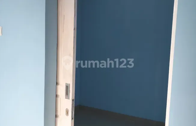 New House Jakarta Customizable House Strategic Location 1 and 2 Floors 2