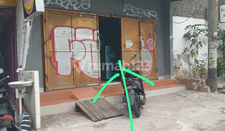 Ruko 3 Lantai SHM Pinggir Jalan Raya – Potensi Usaha Tinggi di Jakarta Pusat