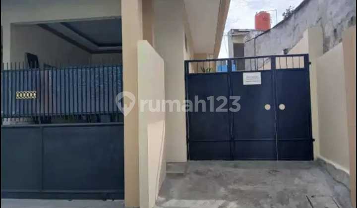 Sell House and 14-Door Boarding Rooms to Become a Kosan Landlord in a Strategic Location