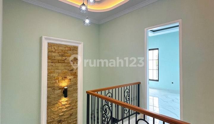 Rumah 2 Lantai Modern di Jagakarsa Surat SHM dan Fasilitas Premium 2