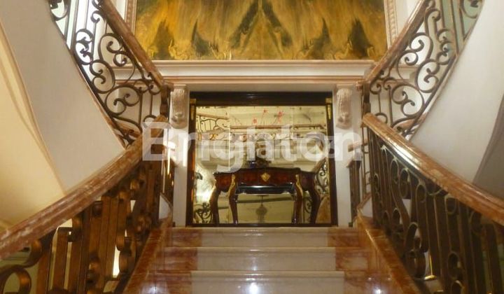 RUMAH VILA GADING INDAH