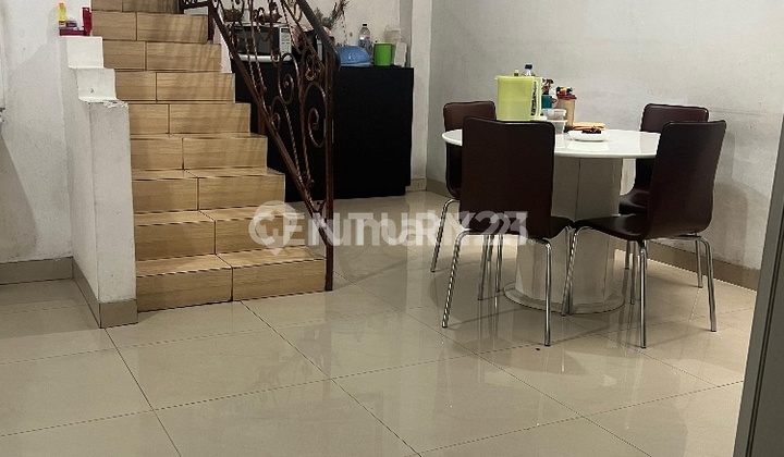 Rumah Terawat Di Gading Kirana Timur