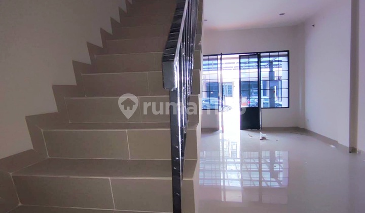 3-Story SOHO Shop House in Sedayu City, Kelapa Gading 3-Story SOHO Shop House in Sedayu City, Kelapa Gading