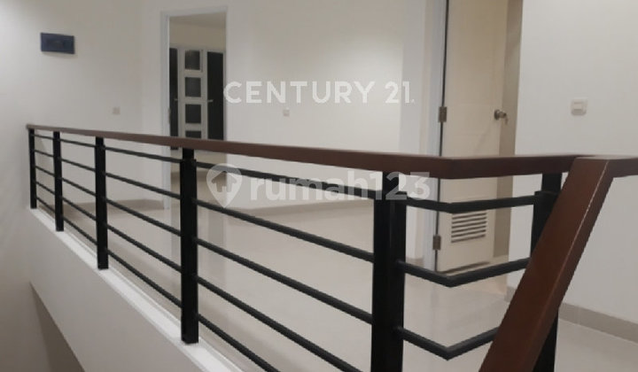 Rumah 2.5Lt. Minimalis, Baru,3+2KT Ada Rooftop Di Janur Kuning Th 2