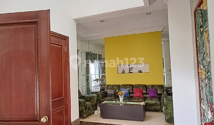 Rumah Hoek Mewah Full Furnished di Villa Permata Gading 2