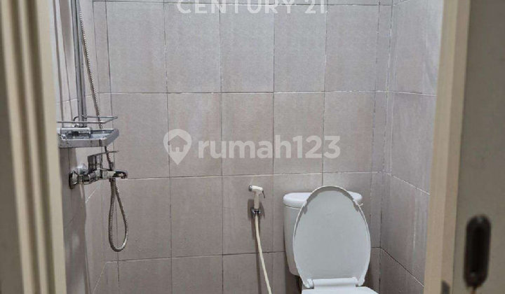 House in Good Condition in JGC Cluster La Seinne 2