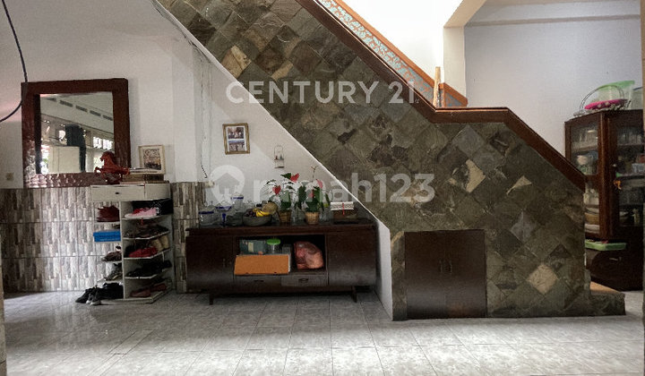 Ready-to-Occupy House Facing Park in Rawamangun 2