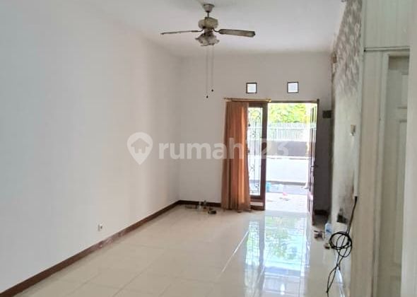 Di Sewakan Cepat Rumah 1 Lantai Siap Huni,semi Furnished,rapi Dan Bebas Banjir Di Harapan Indah,bekasi. 2