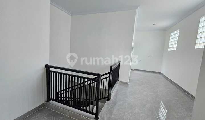 For Sale FastNew 2-Story House in Harapan Indah Bekasi 2