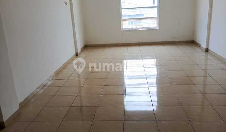 For Rent 3-Story Shop House on Kranji Street, West Bekasi 2