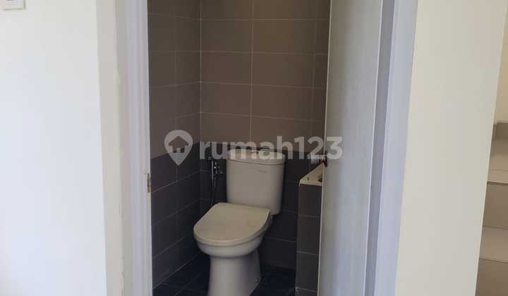 For Rent Strategic Shop House in Harapan Indah 2 Bekasi 2