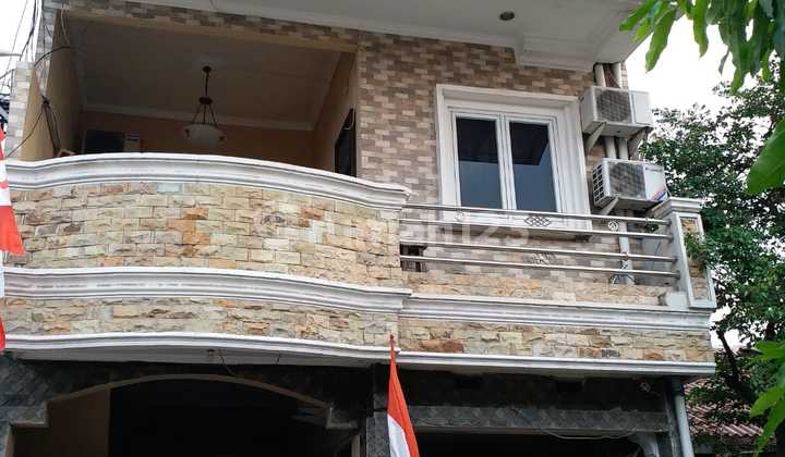 Dijual Rumah 3 Lantai Harapan Indah Bekasi
