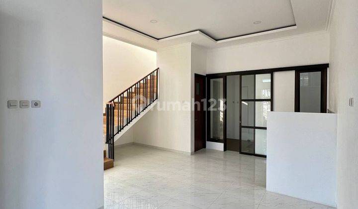 Dijual 3 unit, Rumah baru Hoek scandinavian Darmo Harapan Indah 2